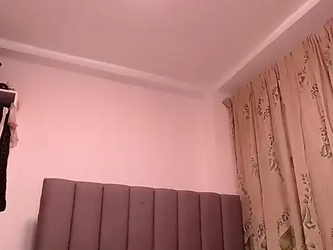 saara johnson496 online show from March 29, 2026, 2:33 am