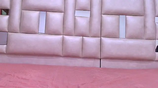 emmacurvy online show from October 11, 2025, 3:06 am