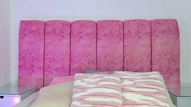 emmacurvy online show from January 14, 2026, 3:12 am