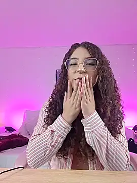 hannacutegod online show from September 19, 2025, 7:10 am