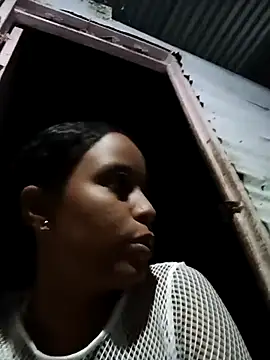 Fernanda30 online show from September 23, 2025, 4:37 am