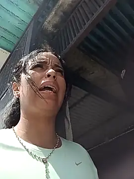 Fernanda30 online show from October 31, 2025, 5:03 pm