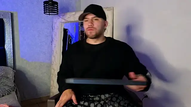 Ades Lowe online show from October 6, 2025, 11:51 am