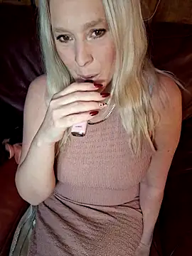 Bouncy-Bella28X online show from February 9, 2026, 9:13 am