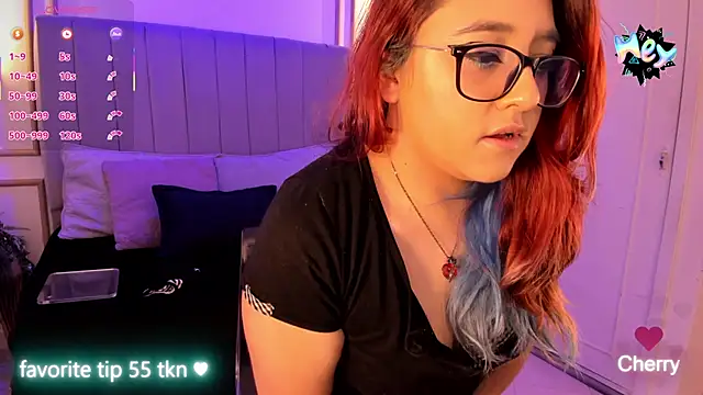 Snapshot of Cherry_blush_ chatting on September 29, 2025, 7:40 pm Cherry blush  online show from September 29, 2025, 7:40 pm