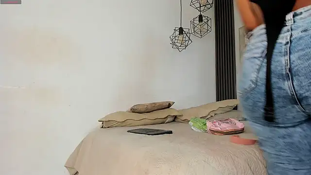 keyla mejia online show from March 11, 2026, 12:00 pm