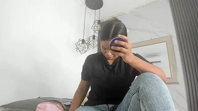 keyla mejia online show from March 30, 2026, 12:06 pm