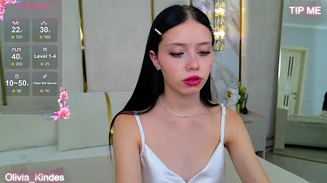 Olivia Kindes online show from September 19, 2025, 4:51 pm