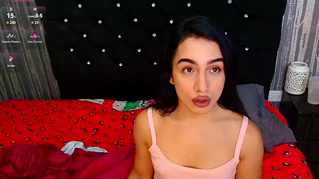 Alicee Moonn online show from April 5, 2026, 12:02 pm