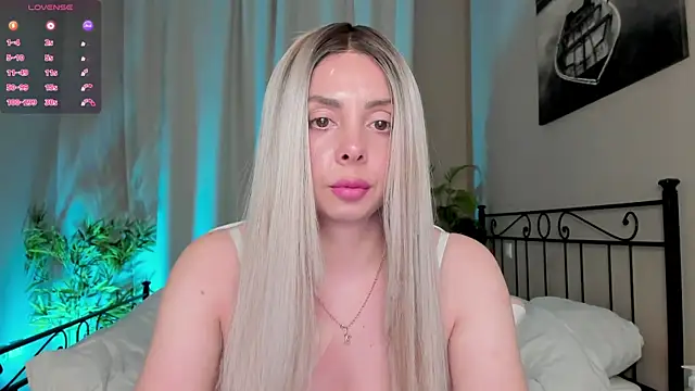 VelvetEliza online show from June 6, 2026, 9:08 pm