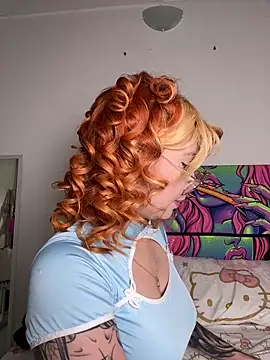 YunoRose  online show from October 19, 2025, 3:40 am