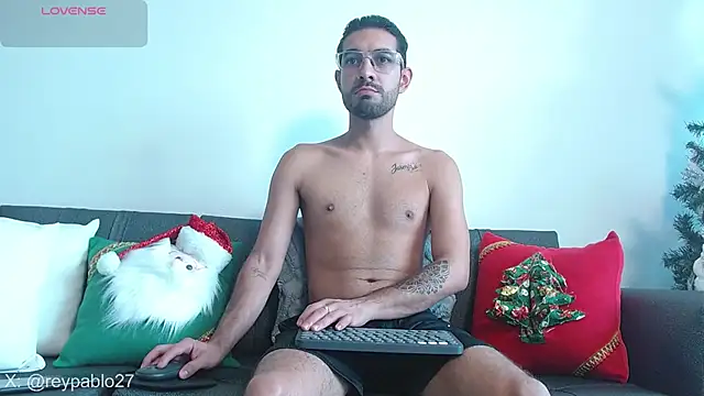 ReyPablo1 online show from December 17, 2025, 9:21 pm