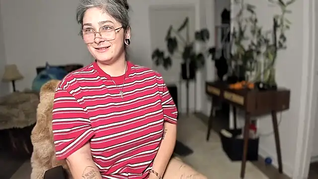 Alix Valentine online show from November 11, 2025, 1:27 am