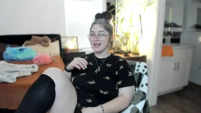 Alix Valentine online show from December 3, 2025, 9:02 pm