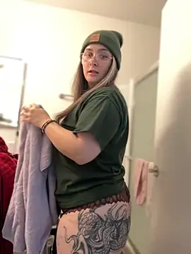 Alix Valentine online show from December 21, 2025, 10:50 pm