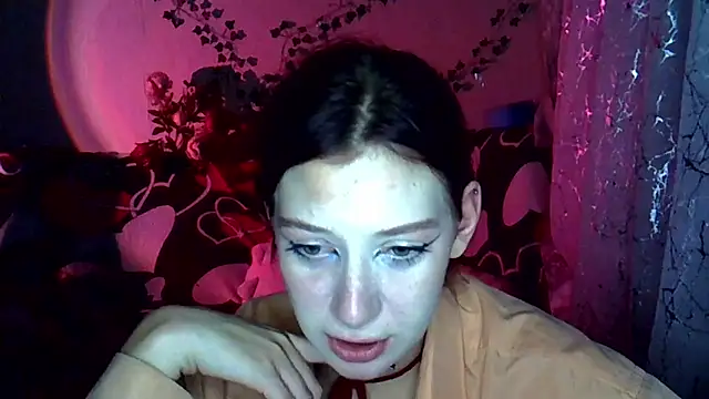 Snapshot of Lily_Ember chatting on November 8, 2025, 4:40 pm Lily Ember online show from November 8, 2025, 4:40 pm