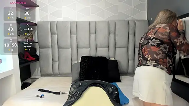 Snapshot of Charlot_milf chatting on February 10, 2026, 11:58 am Charlot milf online show from February 10, 2026, 11:58 am