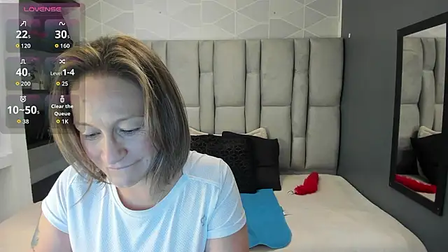 Snapshot of Charlot_milf chatting on February 18, 2026, 12:01 pm Charlot milf online show from February 18, 2026, 12:01 pm