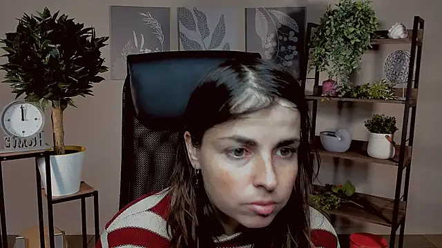 MartaEdams online show from November 10, 2025, 6:12 am