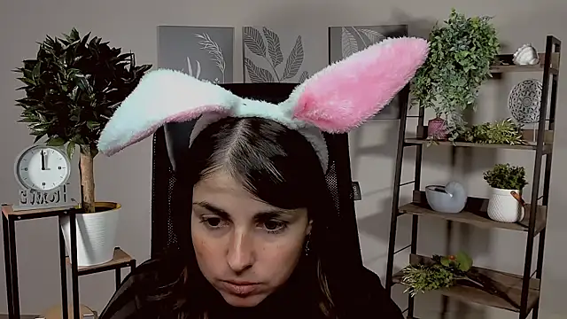 MartaEdams online show from November 13, 2025, 6:23 am