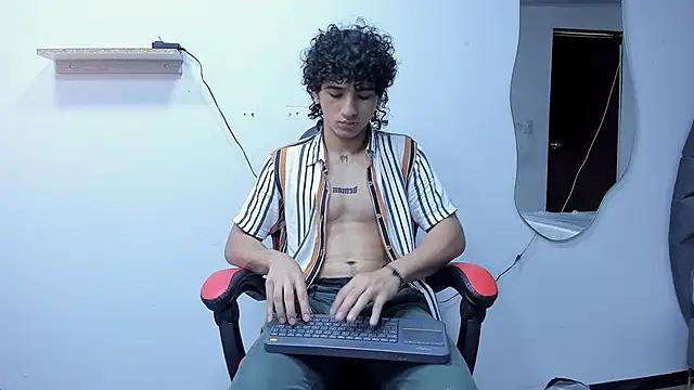 Snapshot of JackesTaylor chatting on September 19, 2025, 4:58 am JackesTaylor online show from September 19, 2025, 4:58 am