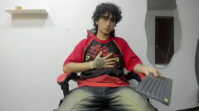 Snapshot of JackesTaylor chatting on October 26, 2025, 5:02 am JackesTaylor online show from October 26, 2025, 5:02 am