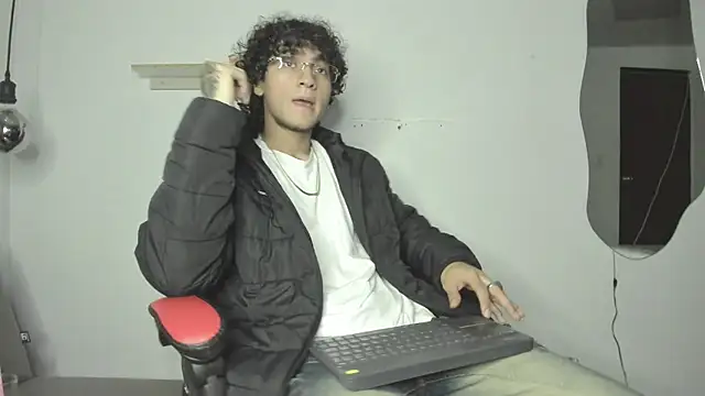 Snapshot of JackesTaylor chatting on November 10, 2025, 5:17 am JackesTaylor online show from November 10, 2025, 5:17 am