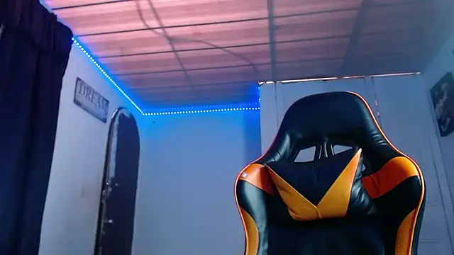 Snapshot of Abbiprada chatting on September 30, 2025, 7:19 pm Abbiprada online show from September 30, 2025, 7:19 pm