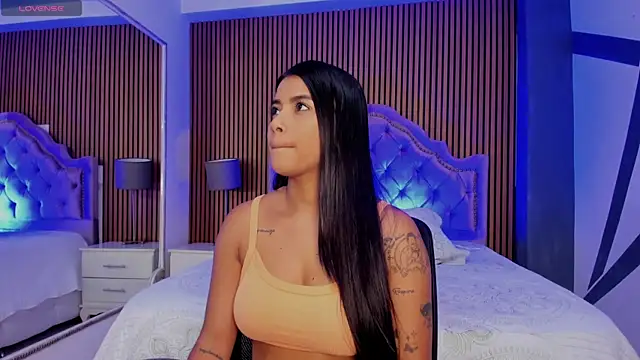 SelenaStonne online show from September 19, 2025, 8:09 pm