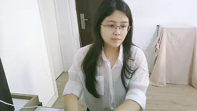 98bunny online show from November 3, 2025, 2:02 am