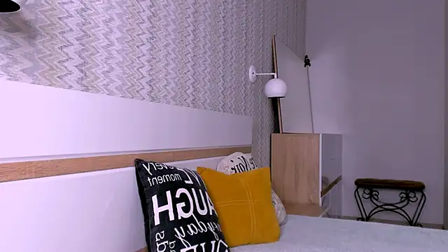 Elle Pearl  online show from January 7, 2026, 7:33 am