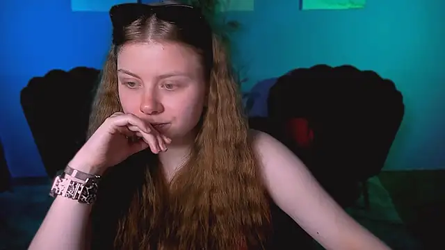 foxy tease  online show from November 13, 2025, 10:14 am