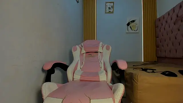 Darkknightx01 online show from September 30, 2025, 1:49 pm