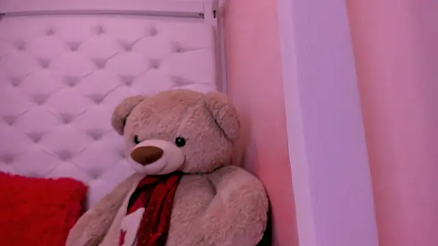 eimy skinny  online show from April 16, 2026, 1:12 pm