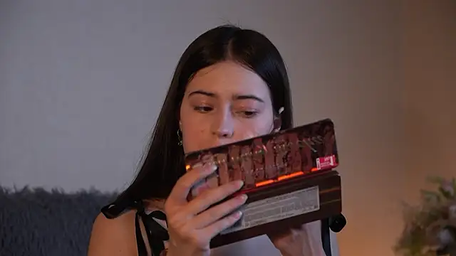 ywixos online show from October 25, 2025, 11:29 am