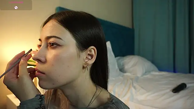 ywixos online show from November 12, 2025, 1:44 pm