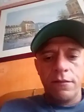 Snapshot of leon8013A chatting on September 15, 2025, 11:54 am leon8013A online show from September 15, 2025, 11:54 am