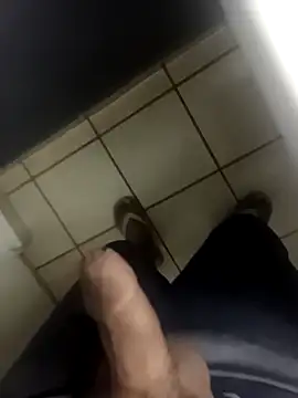 Leofj007 online show from April 28, 2026, 11:43 pm