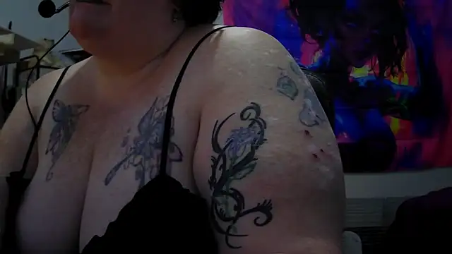 Snapshot of playfulmommy80 chatting on October 4, 2025, 6:50 pm playfulmommy80 online show from October 4, 2025, 6:50 pm