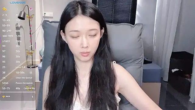 NiNi-baby520 online show from October 4, 2025, 7:17 am