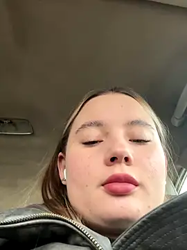 StephanieMur online show from November 19, 2025, 4:01 am