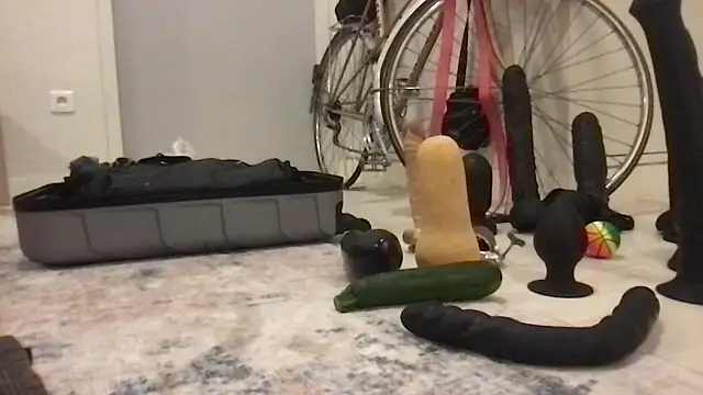 Zaak91190 online show from November 5, 2025, 8:42 pm