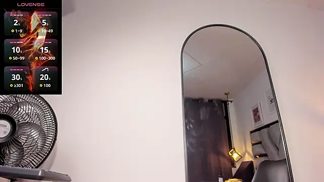 lianfox  online show from May 11, 2026, 2:45 pm