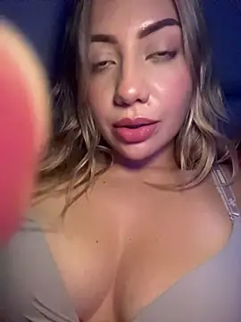 MissCat  online show from November 9, 2025, 3:27 am