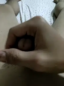 Snapshot of comeputa33 chatting on October 2, 2025, 5:14 am comeputa33 online show from October 2, 2025, 5:14 am