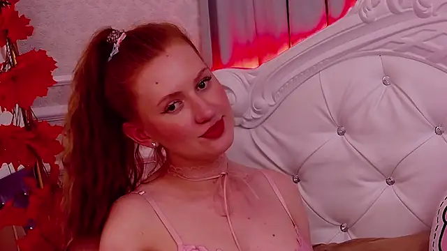 SaraMoor online show from October 31, 2025, 9:16 pm