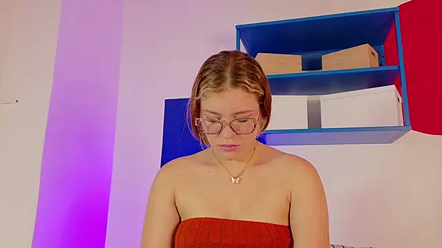 BelaMiller  online show from November 18, 2025, 11:47 am