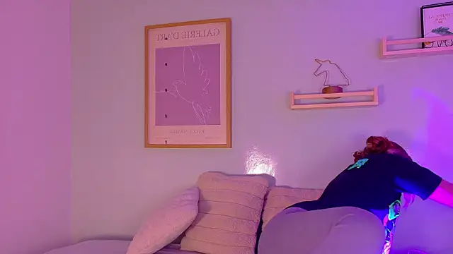 BelaMiller  online show from December 17, 2025, 11:49 am