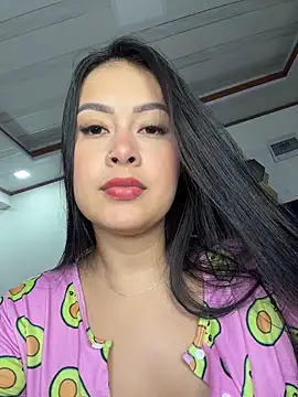 Snapshot of CrisMarulanda chatting on February 13, 2026, 4:41 am CrisMarulanda online show from February 13, 2026, 4:41 am