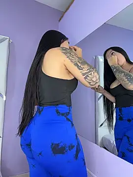 Snapshot of CrisMarulanda chatting on March 29, 2026, 8:20 pm CrisMarulanda online show from March 29, 2026, 8:20 pm